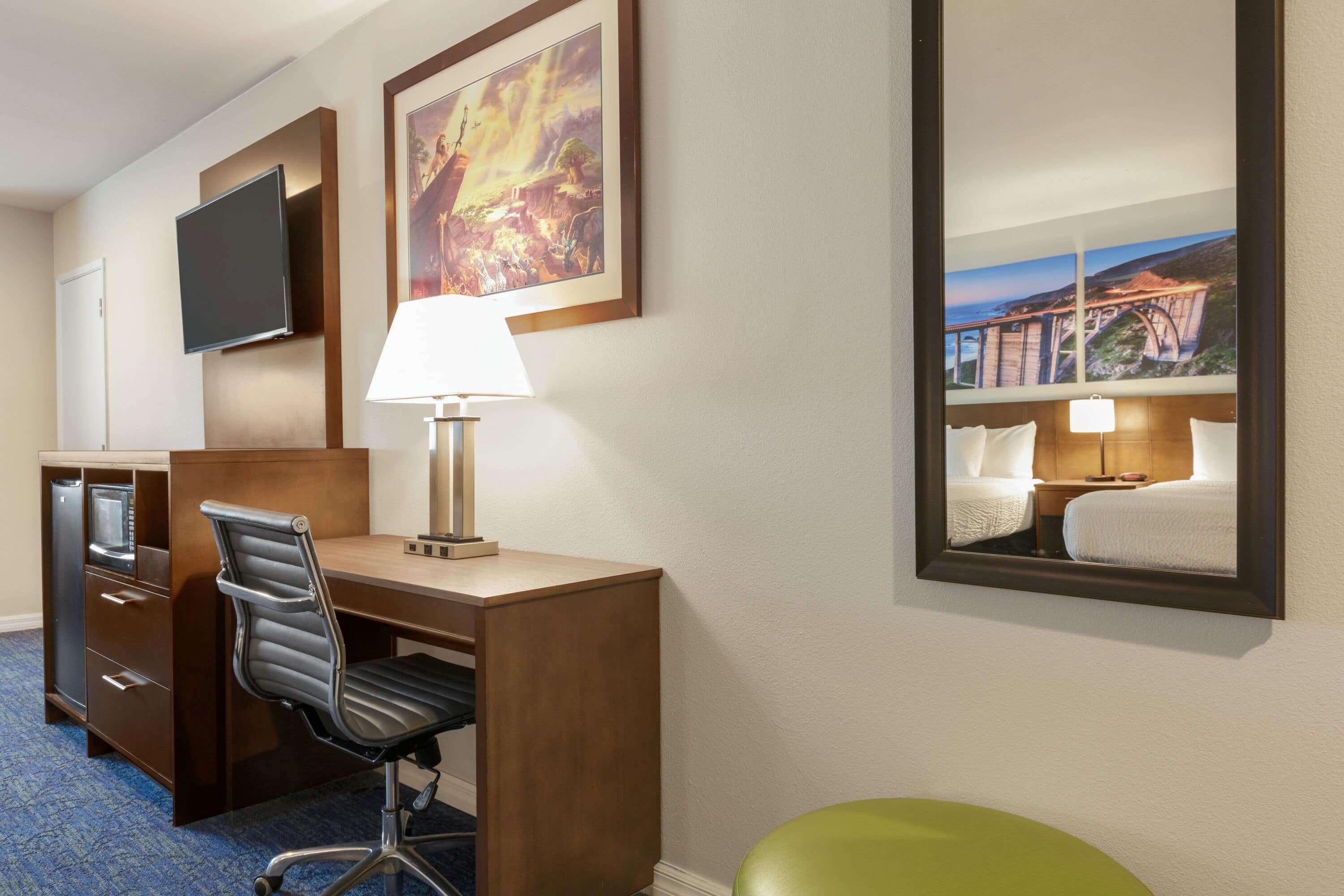 Days Inn & Suites By Wyndham Anaheim At Disneyland Park Eksteriør bilde