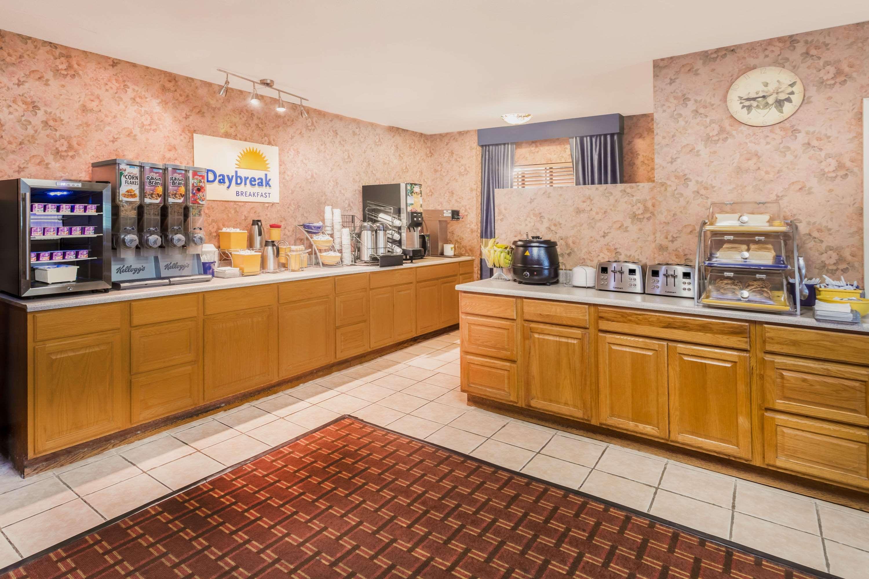 Days Inn & Suites By Wyndham Anaheim At Disneyland Park Eksteriør bilde