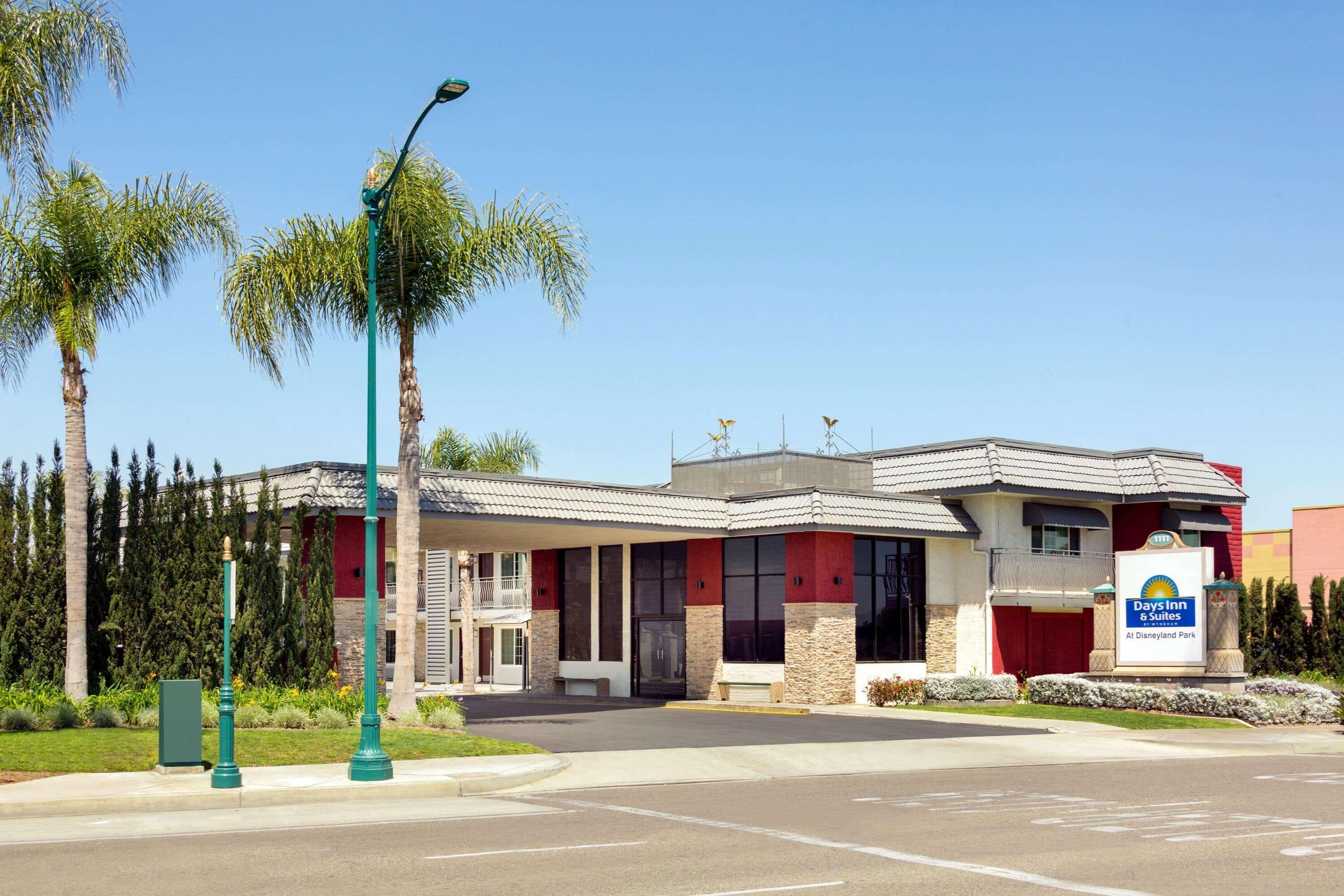 Days Inn & Suites By Wyndham Anaheim At Disneyland Park Eksteriør bilde